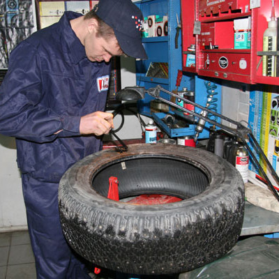 Шиноремонтник